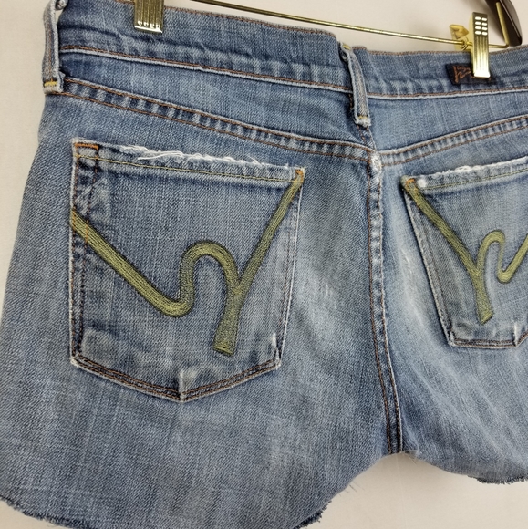 Citizens Of Humanity Boho Distressed Jean Shorts - Picture 8 of 11